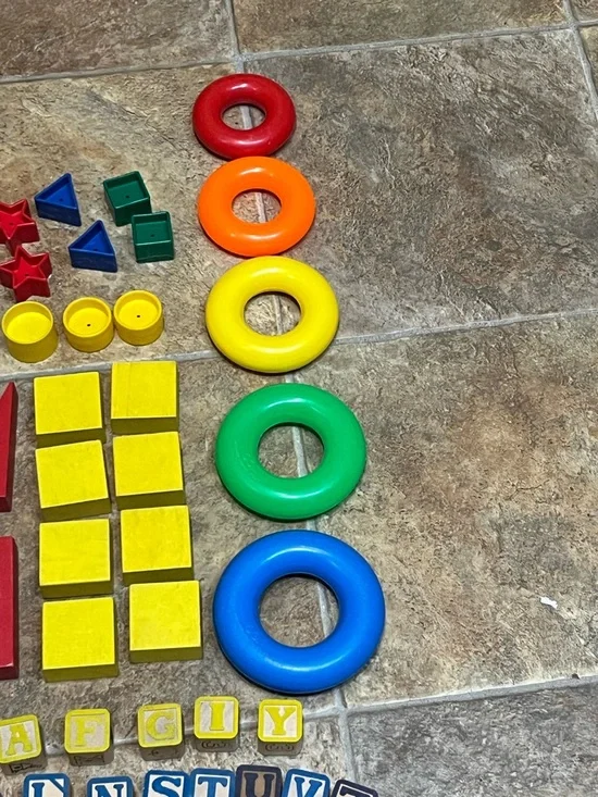 Vtg-ABC & Shape Blocks - Stackable Rings - Picture 3 of 15